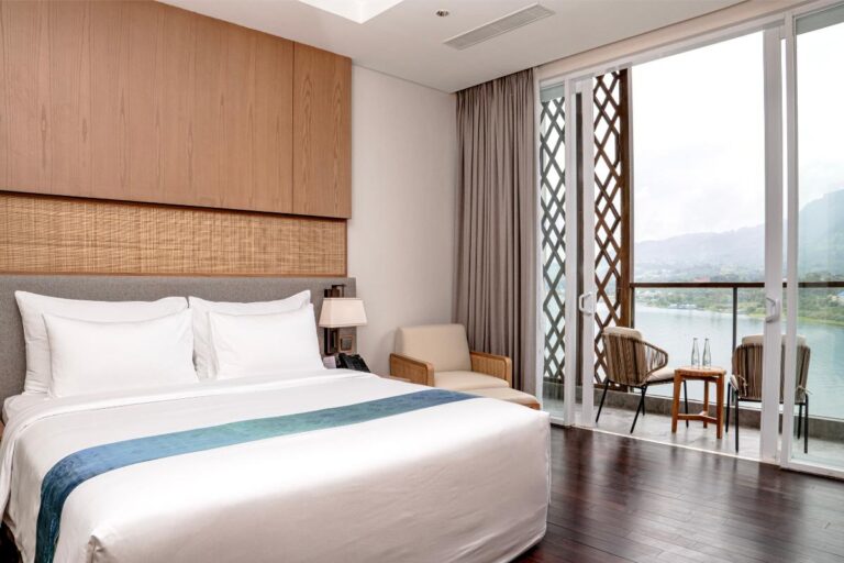 Grand Deluxe Room