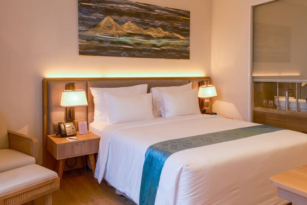 Grand Deluxe King/Twin Mountain View